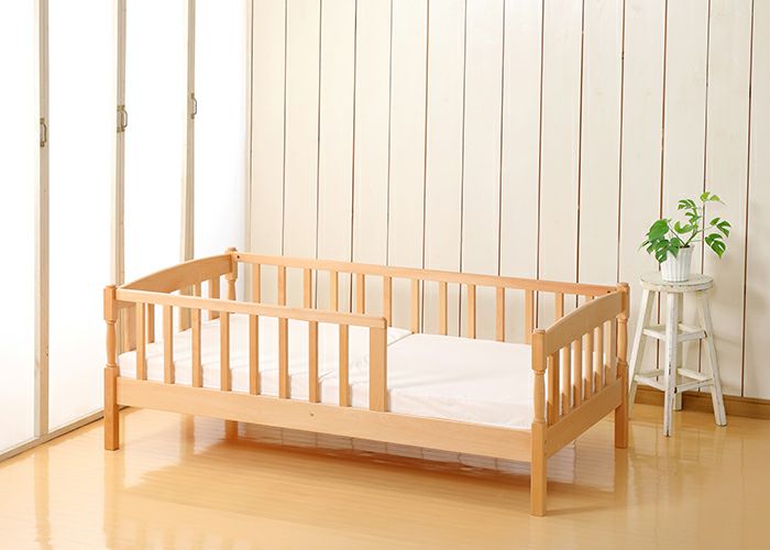 木製ジュニアベッド