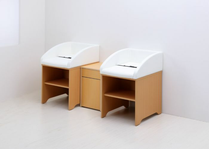 業務用おむつ交換台 G-006